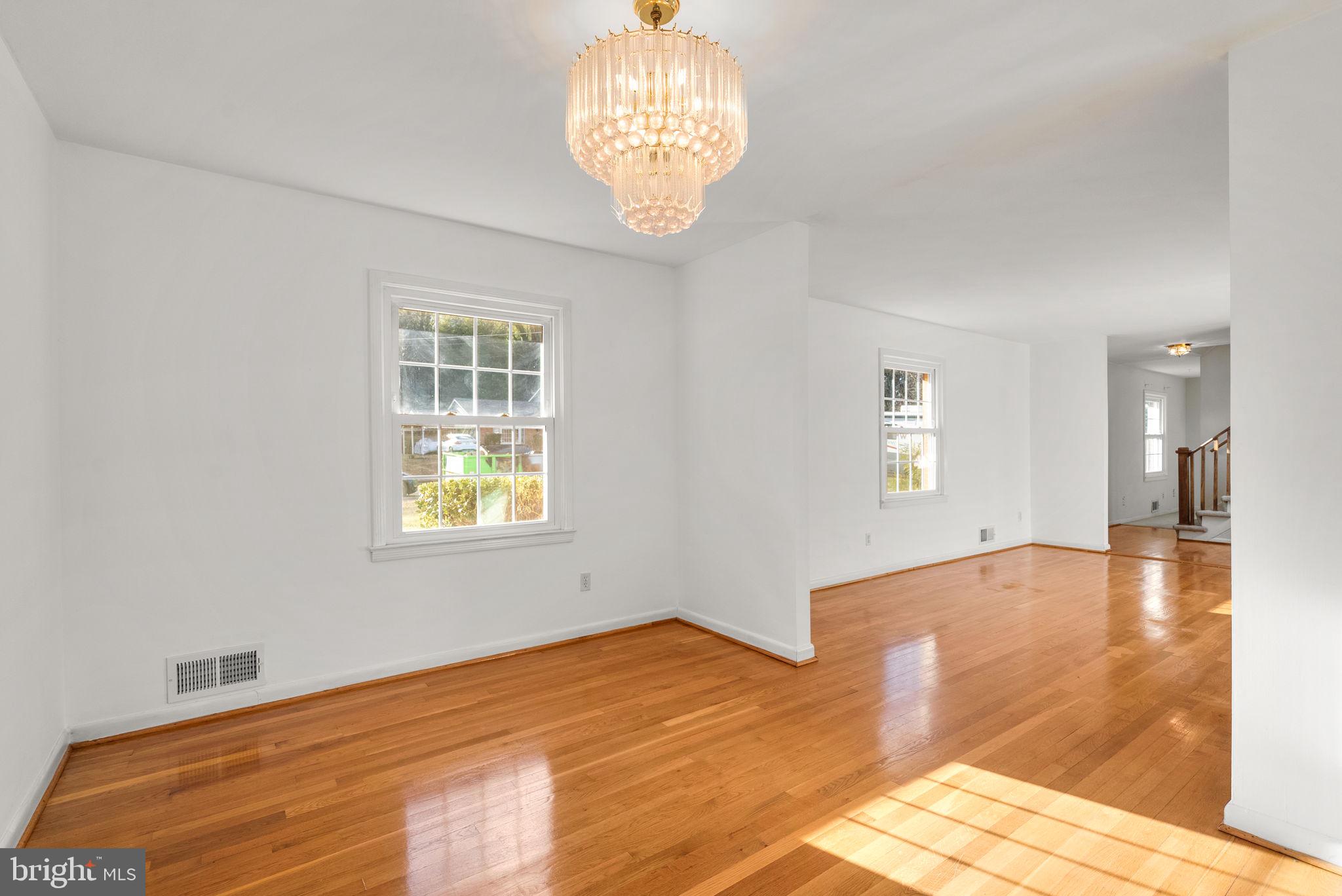 6219 THORNWOOD DRIVE