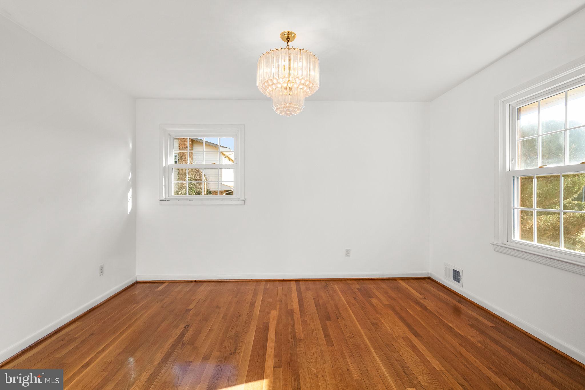 6219 THORNWOOD DRIVE