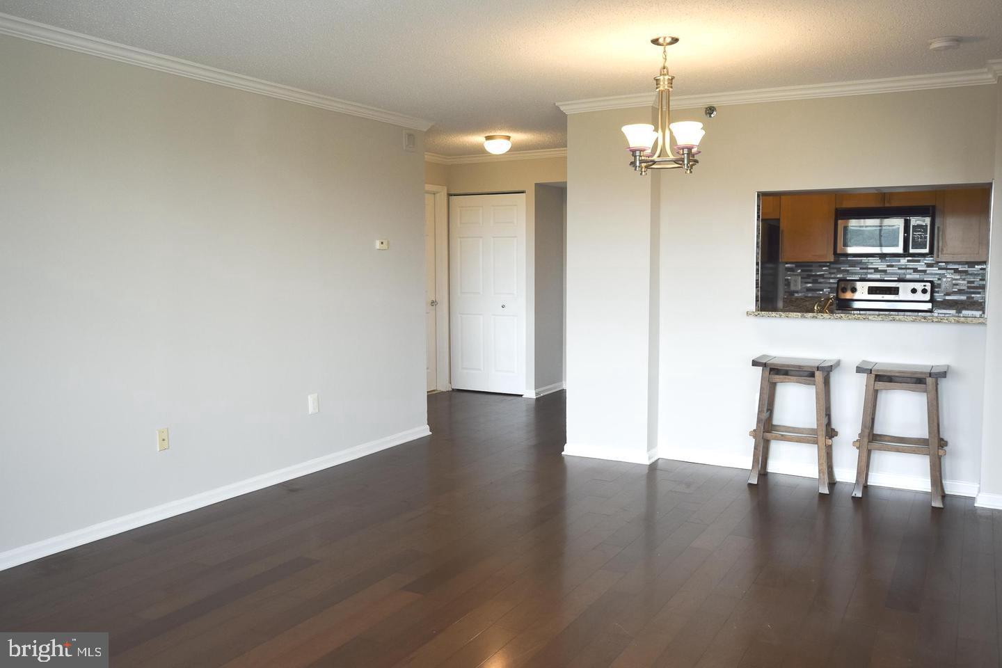 10101 GROSVENOR PLACE 815