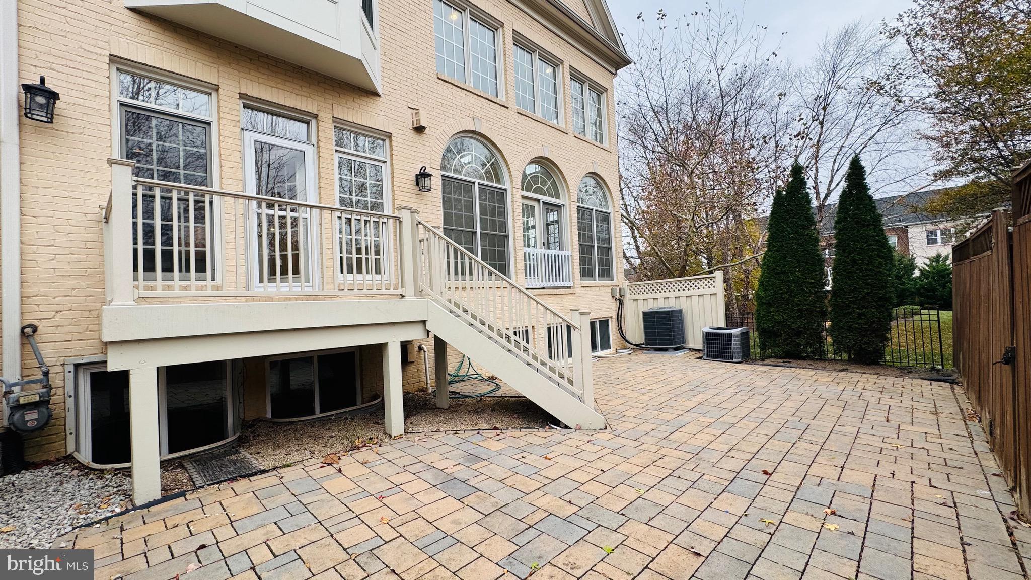 KENSINGTON SQUARE - Residential