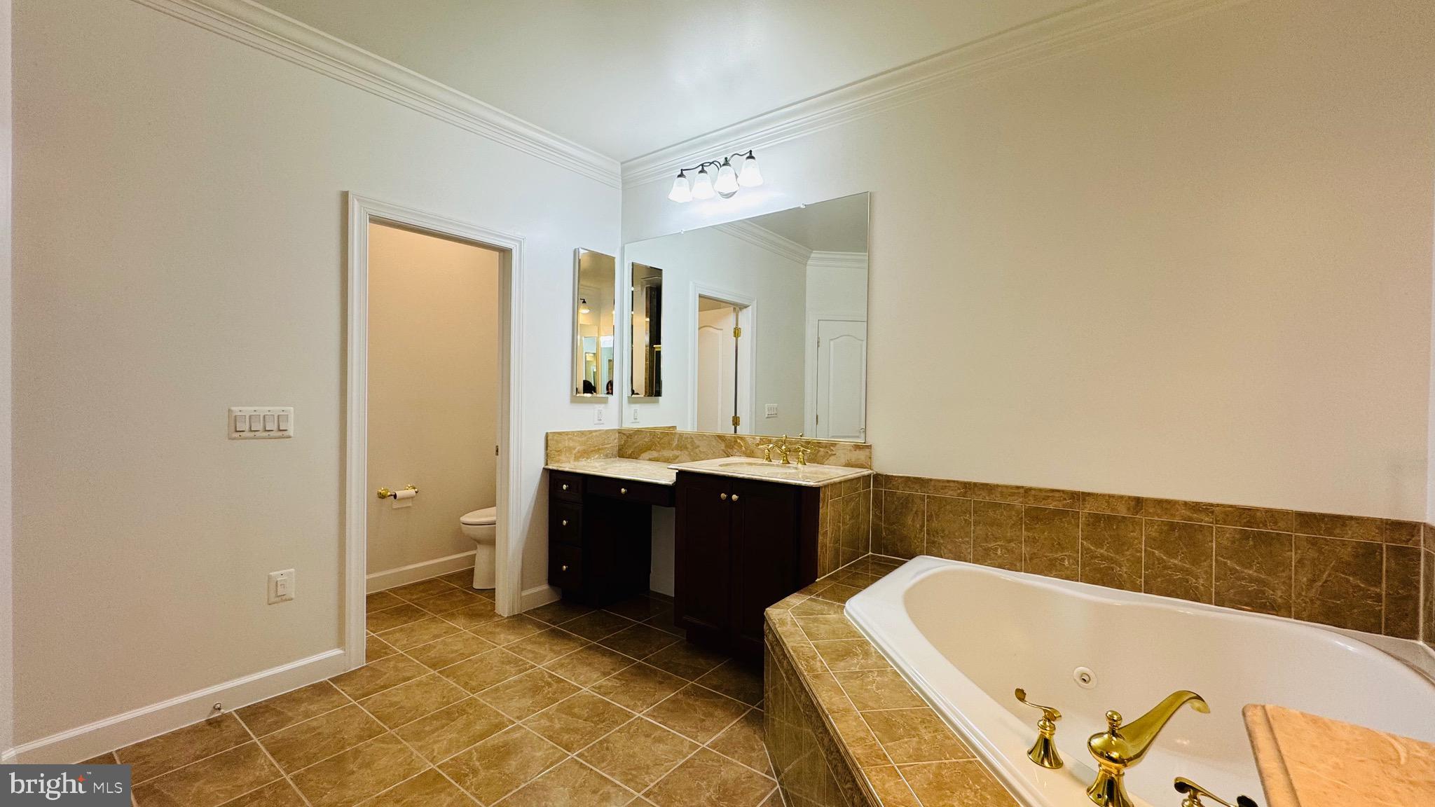 KENSINGTON SQUARE - Residential