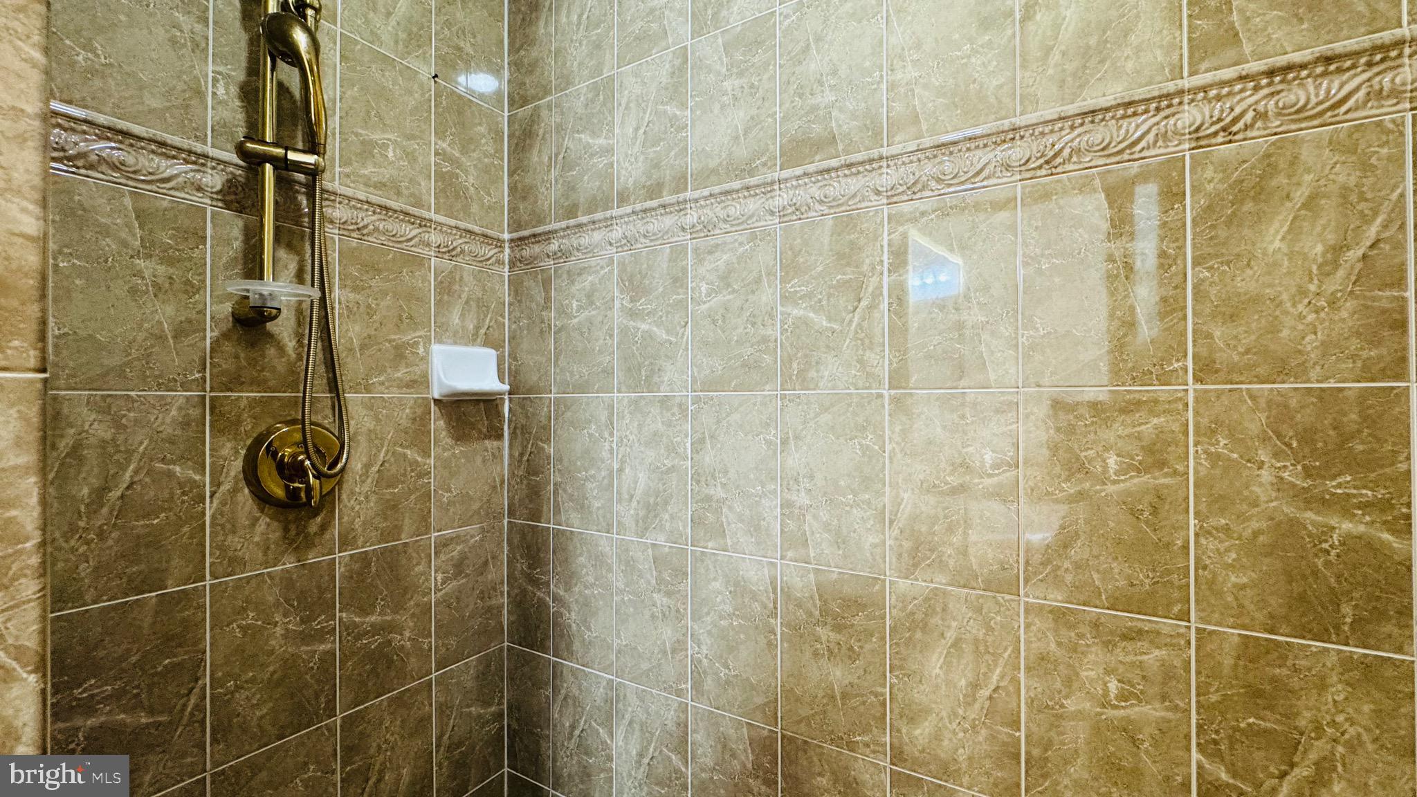 KENSINGTON SQUARE - Residential