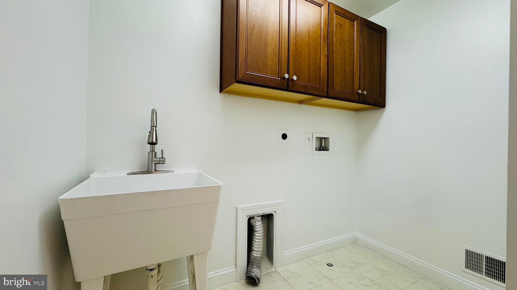 KENSINGTON SQUARE - Residential