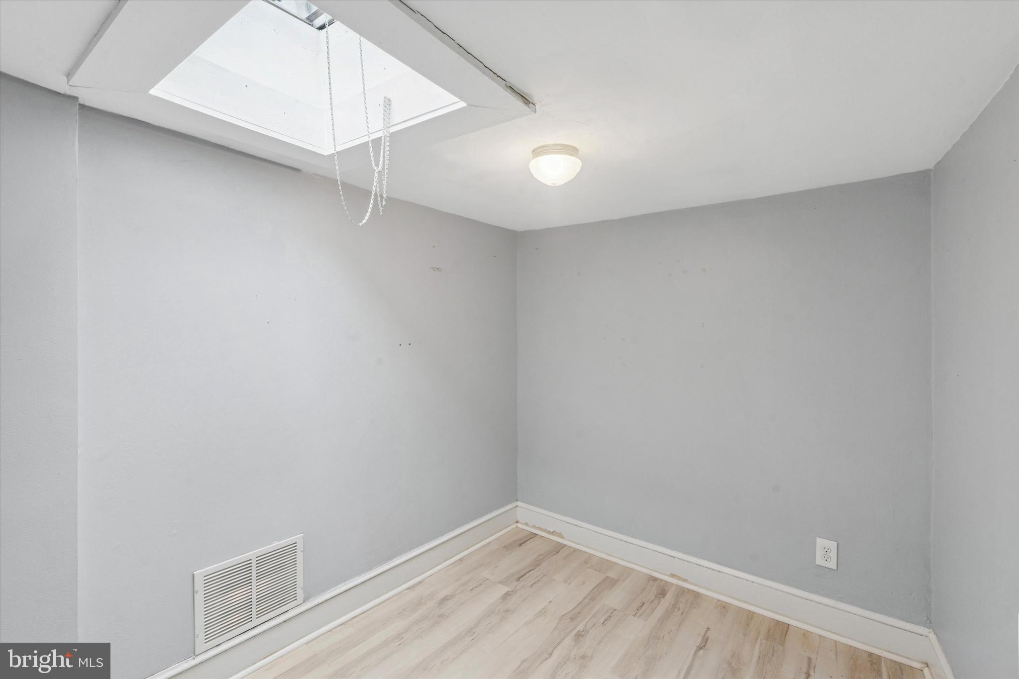 LOWER MOYAMENSING - Residential