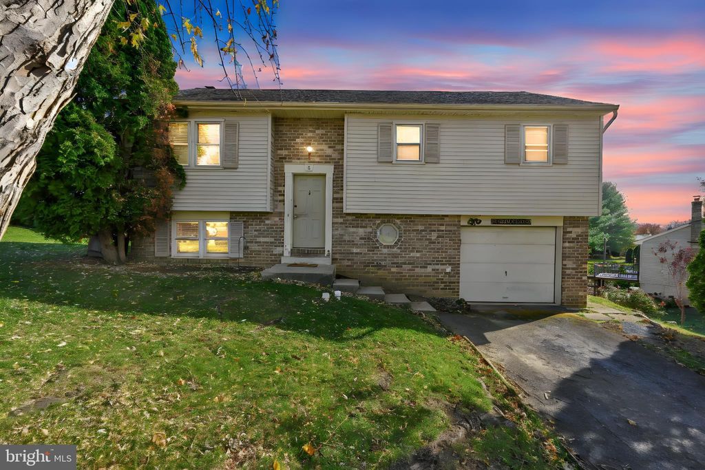 Photo of 8 Rosewood Drive, LANCASTER, PA 17603 (MLS # PALA2079626)