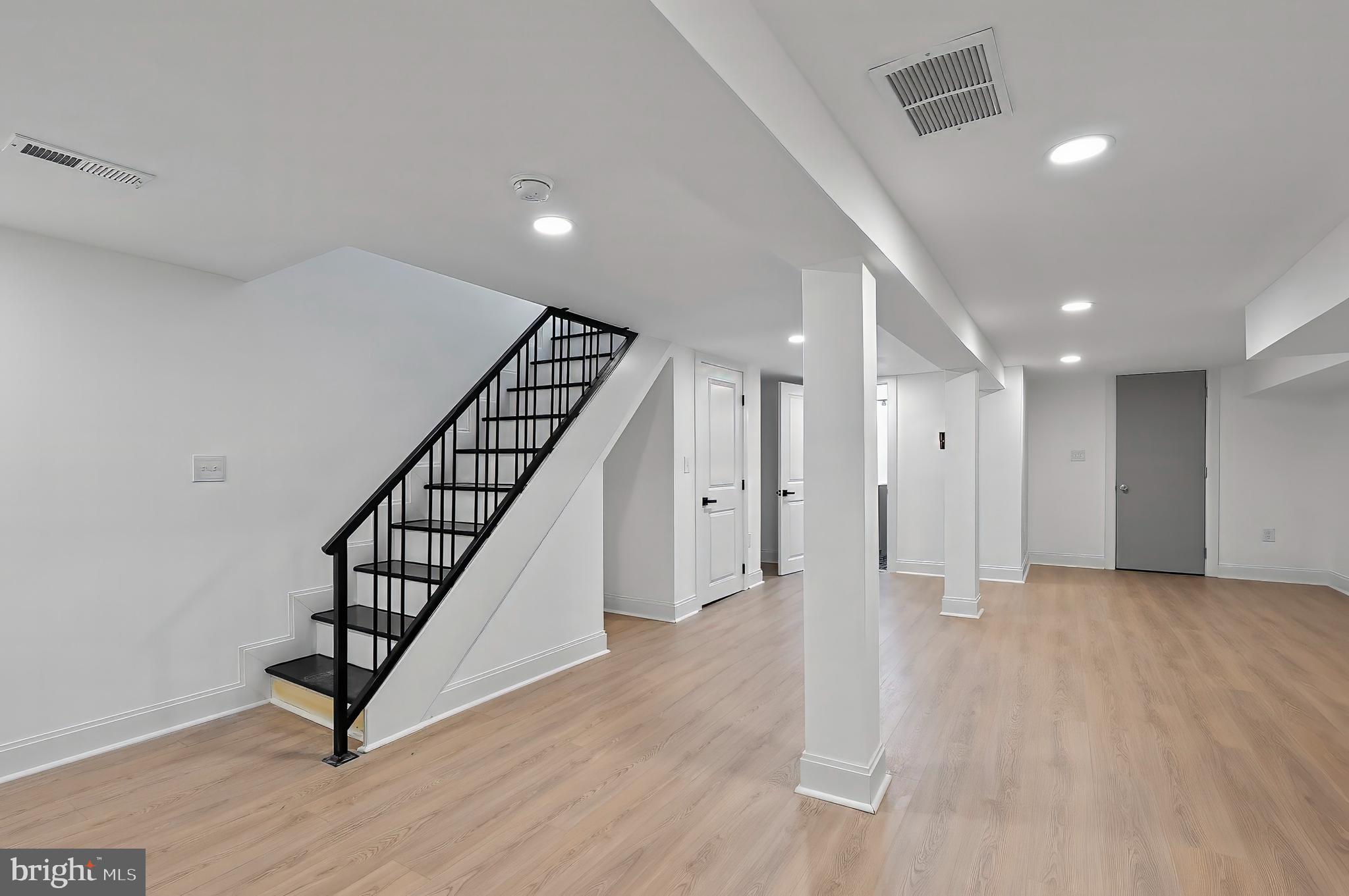 MOUNT ROYAL TERRACE - Residential