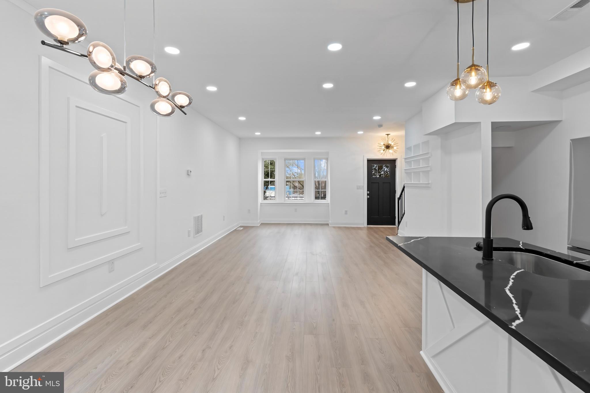 MOUNT ROYAL TERRACE - Residential