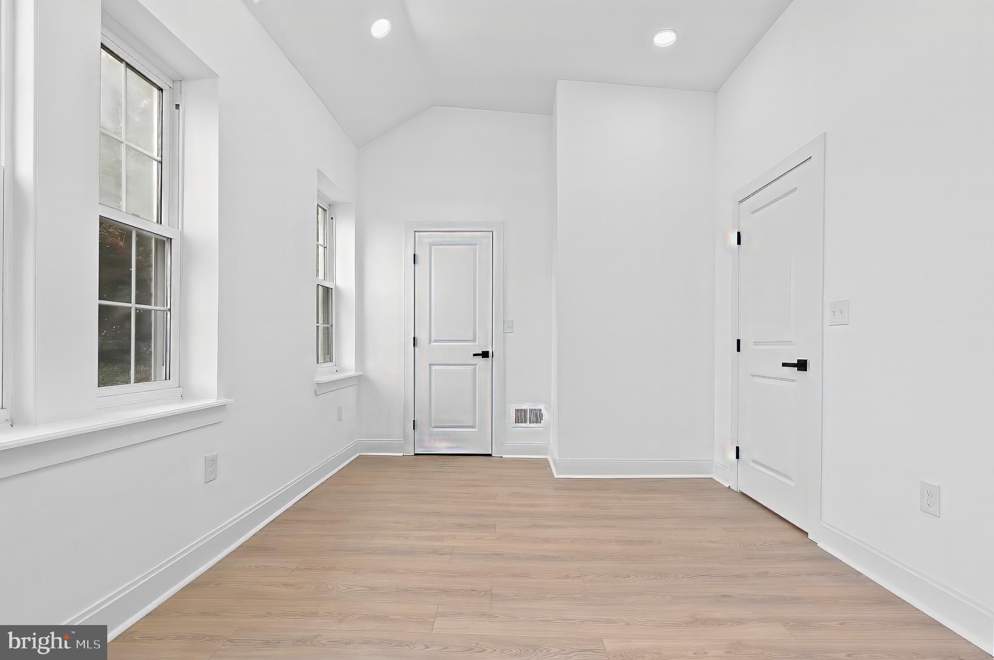 MOUNT ROYAL TERRACE - Residential