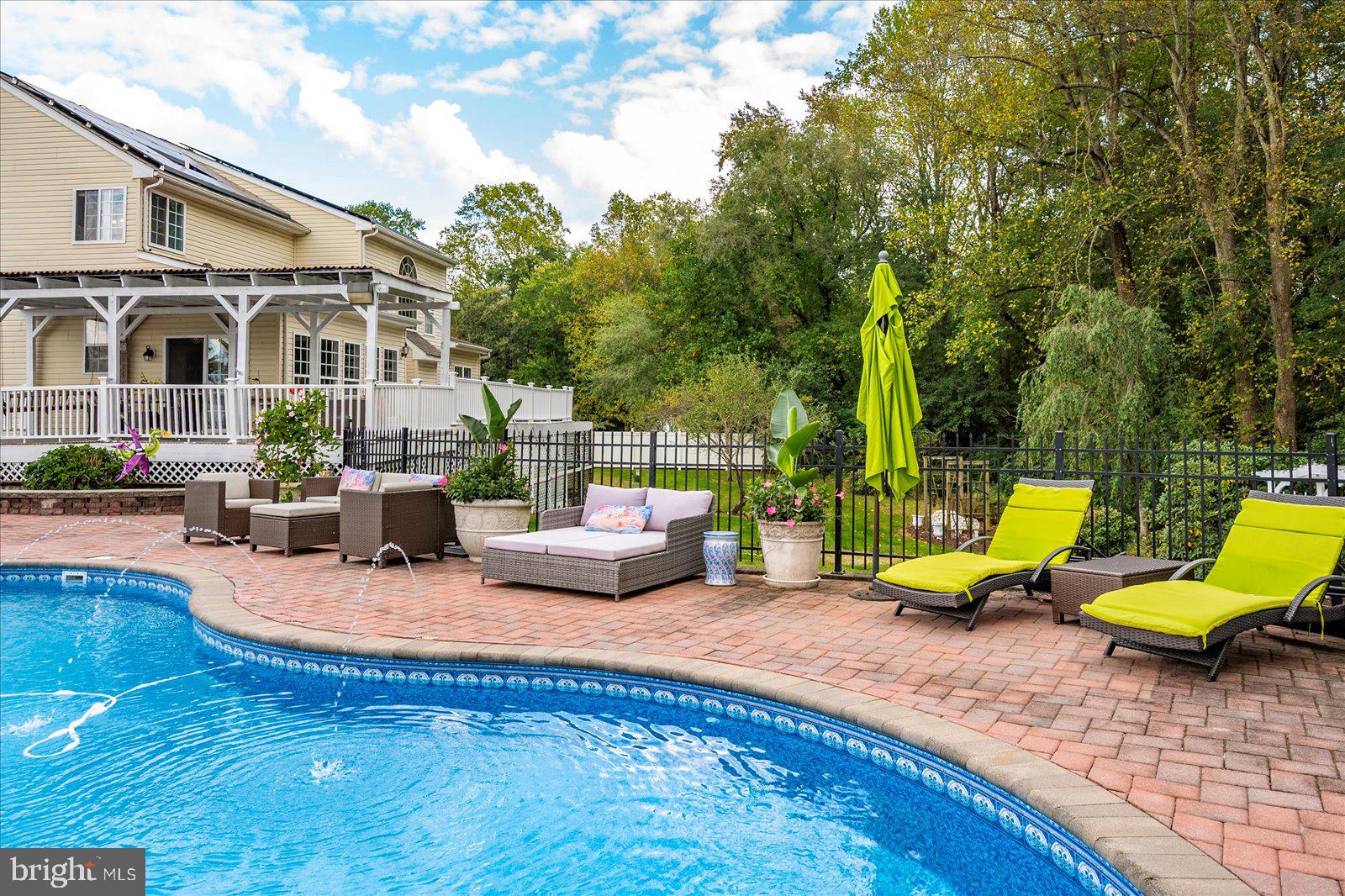 SHADOW HILLS - Residential