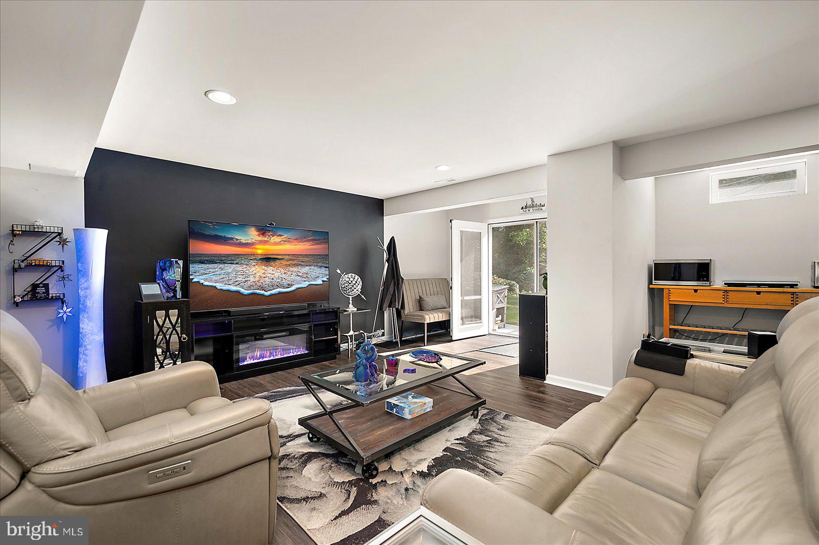 SHADOW HILLS - Residential