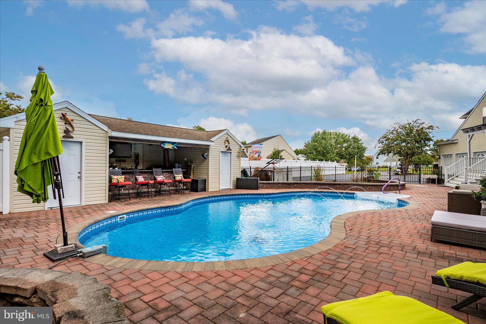 SHADOW HILLS - Residential