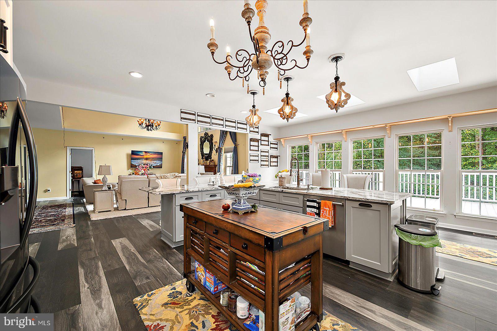 SHADOW HILLS - Residential