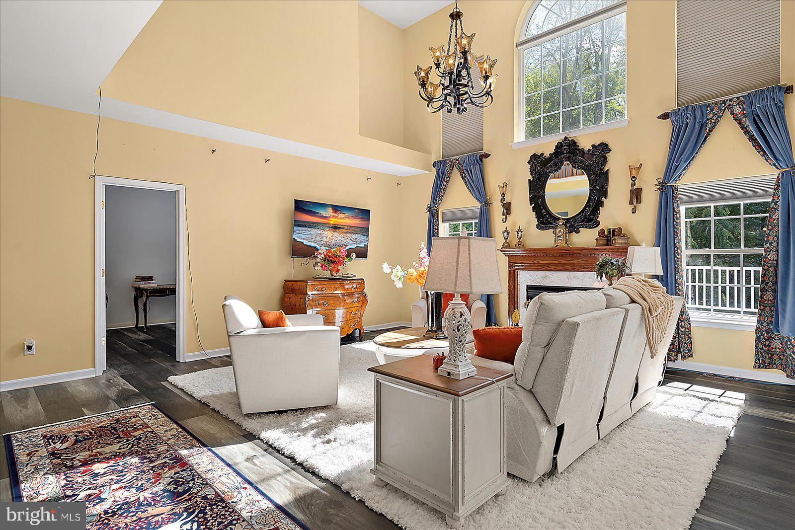 SHADOW HILLS - Residential