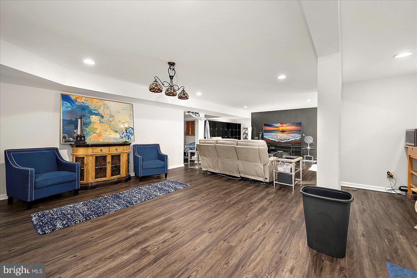 SHADOW HILLS - Residential