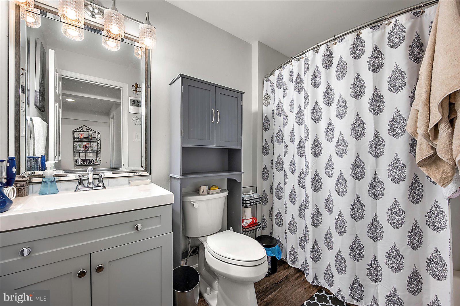 SHADOW HILLS - Residential