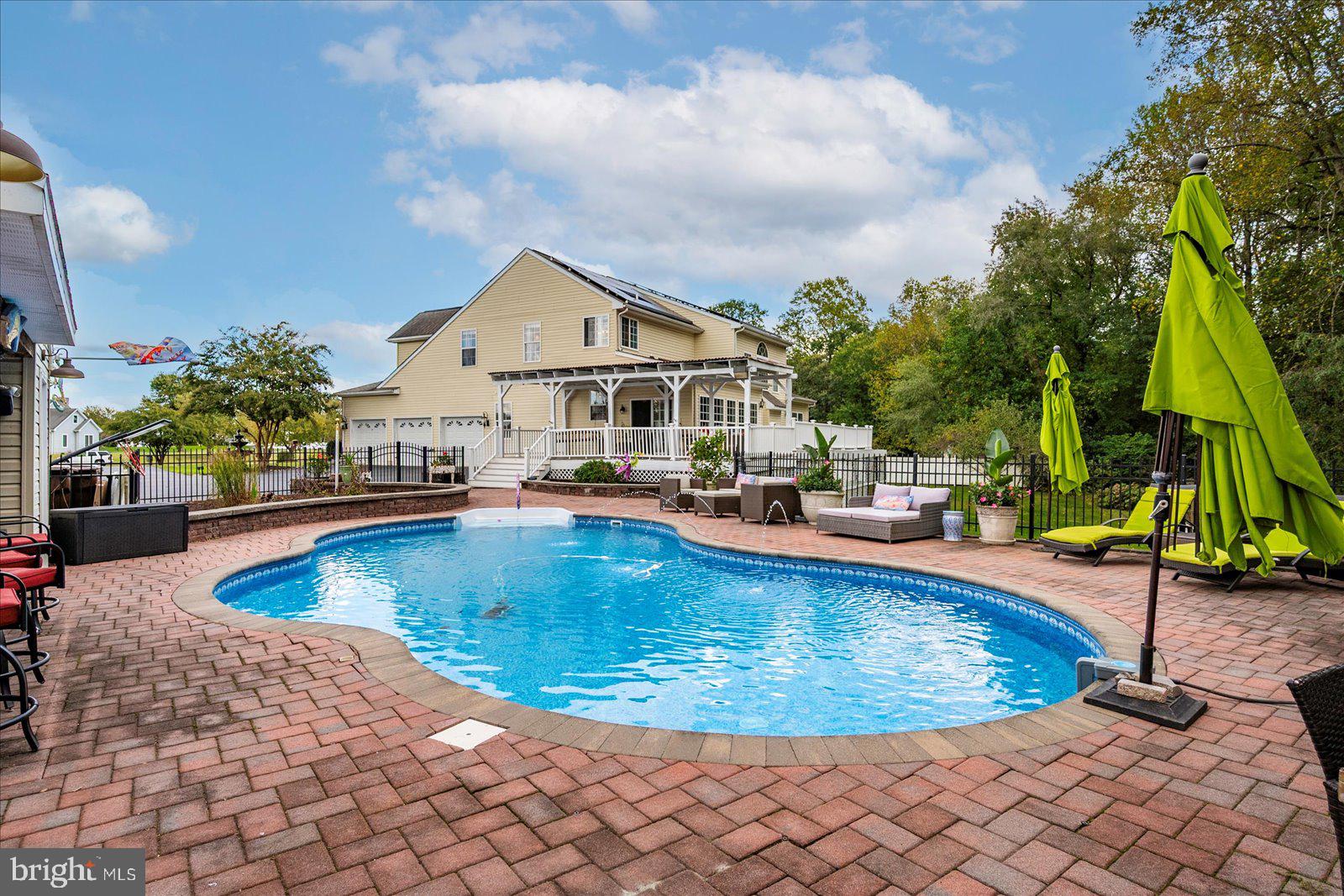 SHADOW HILLS - Residential