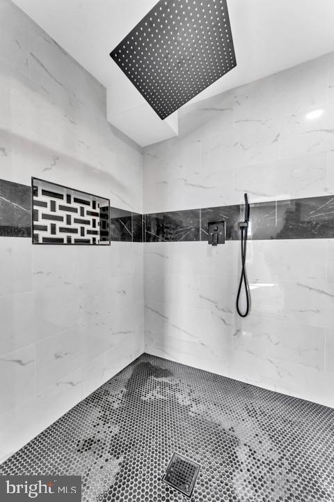 JOHNSTON SQUARE - Residential