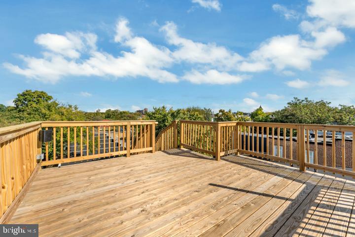 JOHNSTON SQUARE - Residential