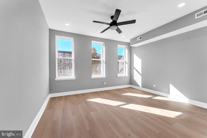 JOHNSTON SQUARE - Residential