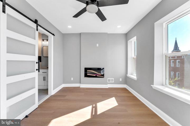 JOHNSTON SQUARE - Residential