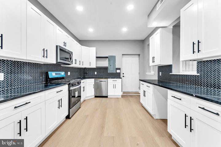 JOHNSTON SQUARE - Residential