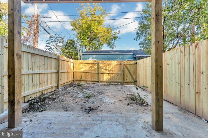 JOHNSTON SQUARE - Residential