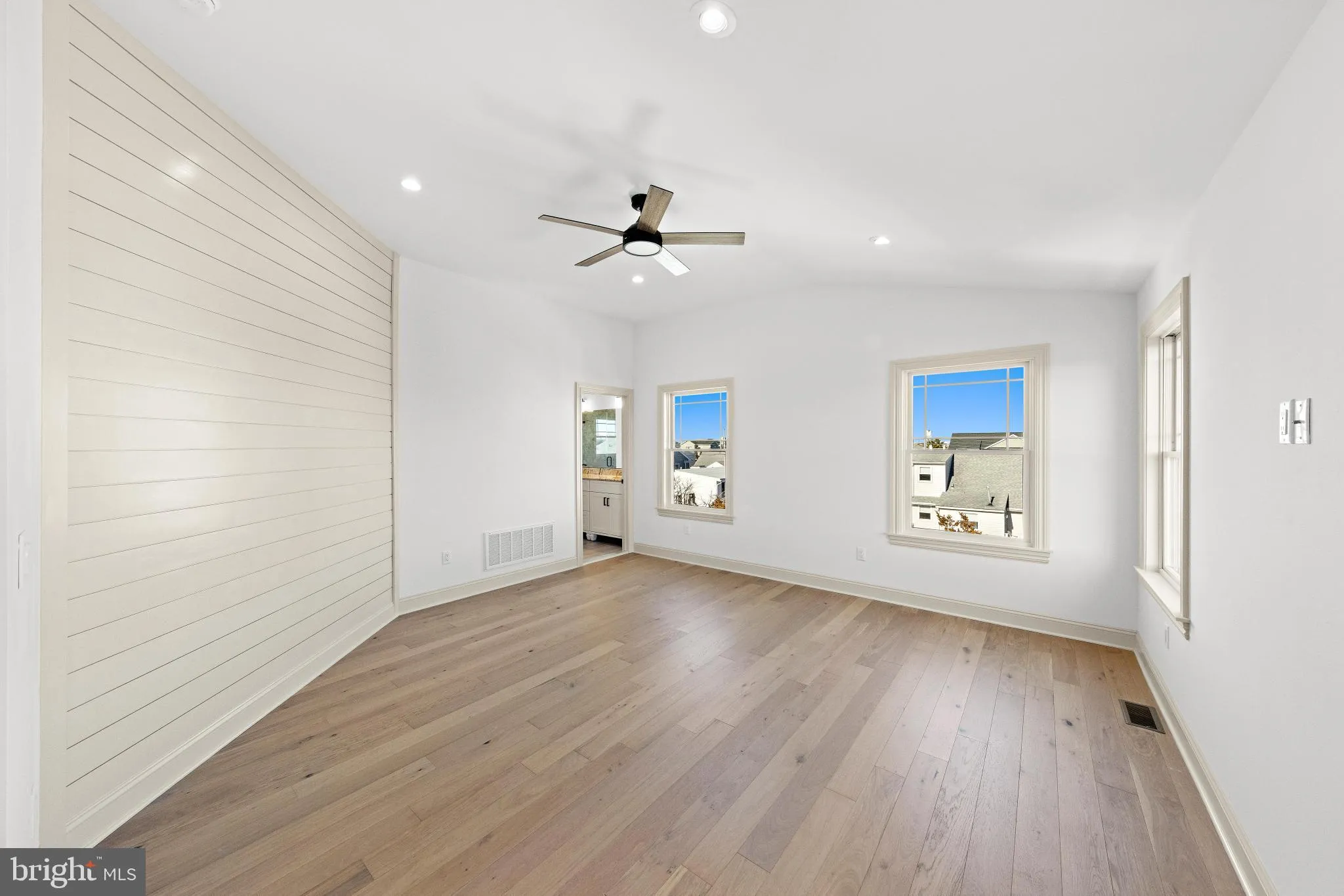 Surf City, New Jersey 08008, United States, 4 Bedrooms Bedrooms, ,5 BathroomsBathrooms,Residential,Active,9987