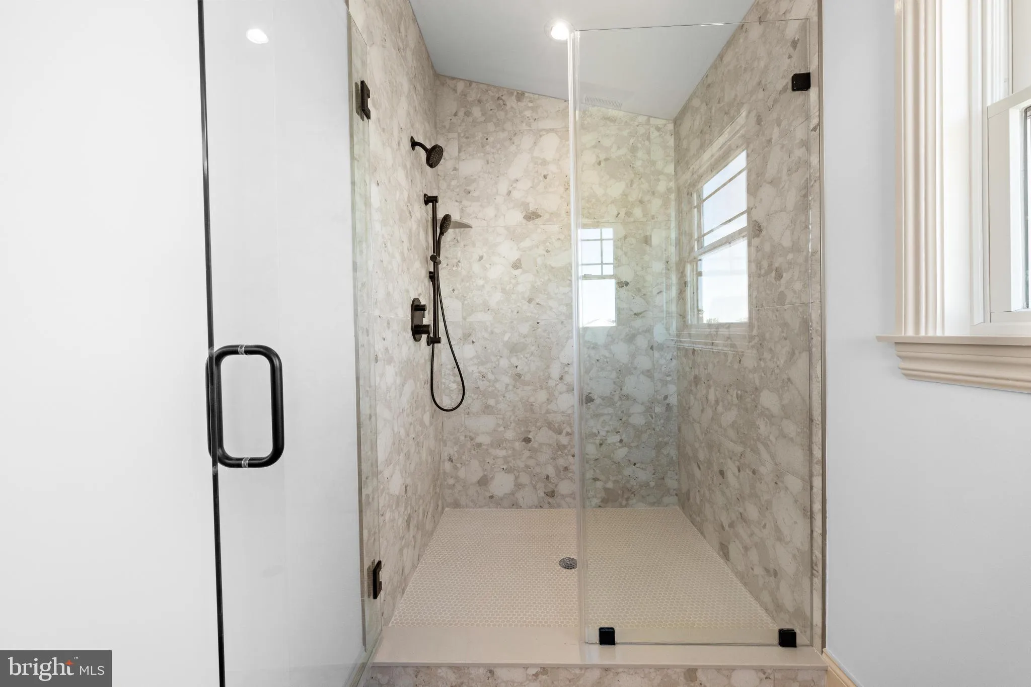 Surf City, New Jersey 08008, United States, 4 Bedrooms Bedrooms, ,5 BathroomsBathrooms,Residential,Active,9987