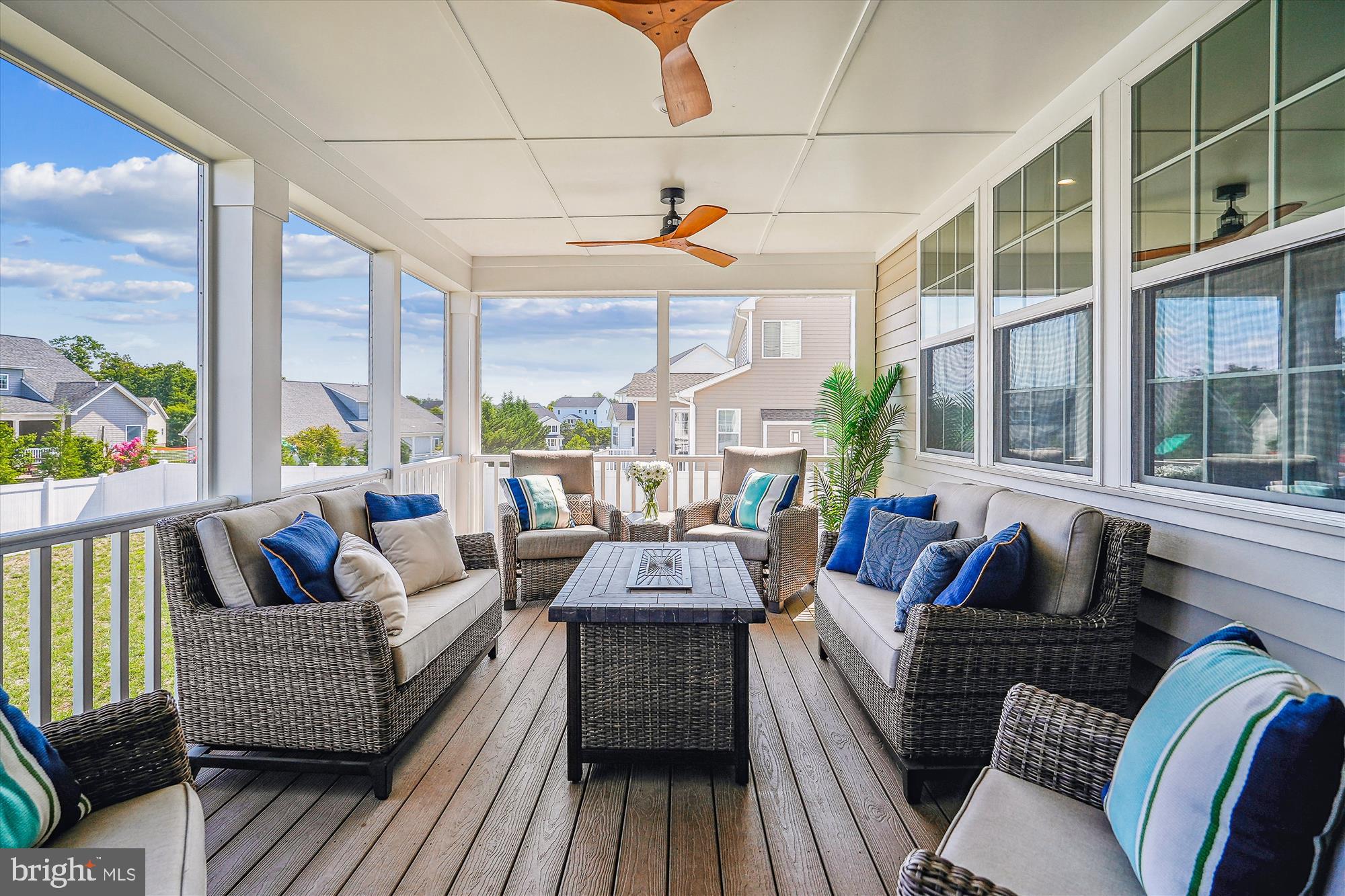 ABRAMS POINTE - Residential