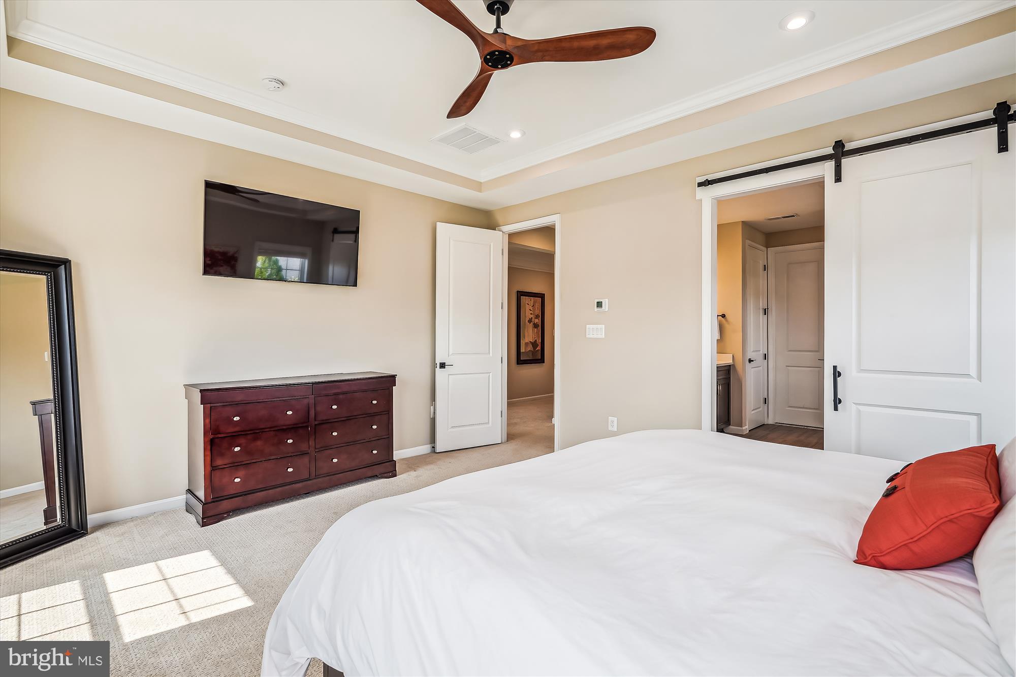 ABRAMS POINTE - Residential