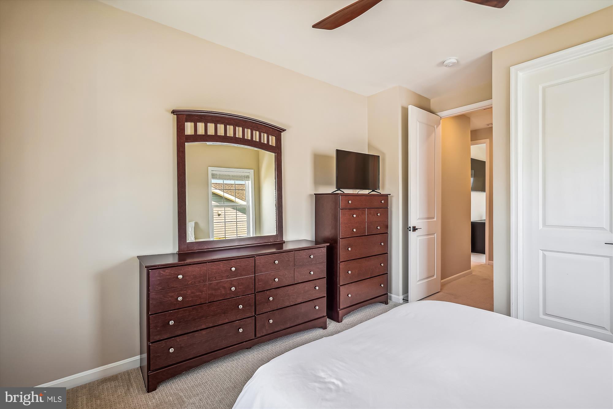 ABRAMS POINTE - Residential