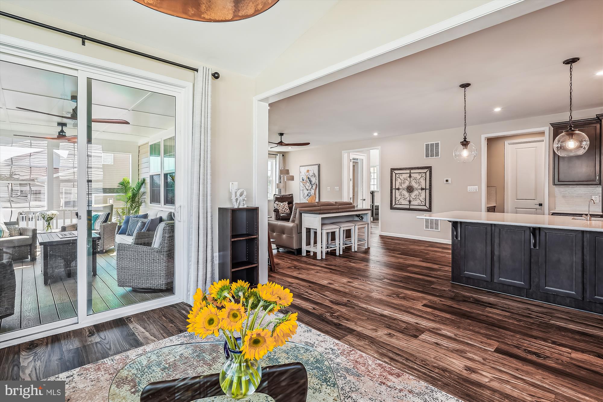 ABRAMS POINTE - Residential