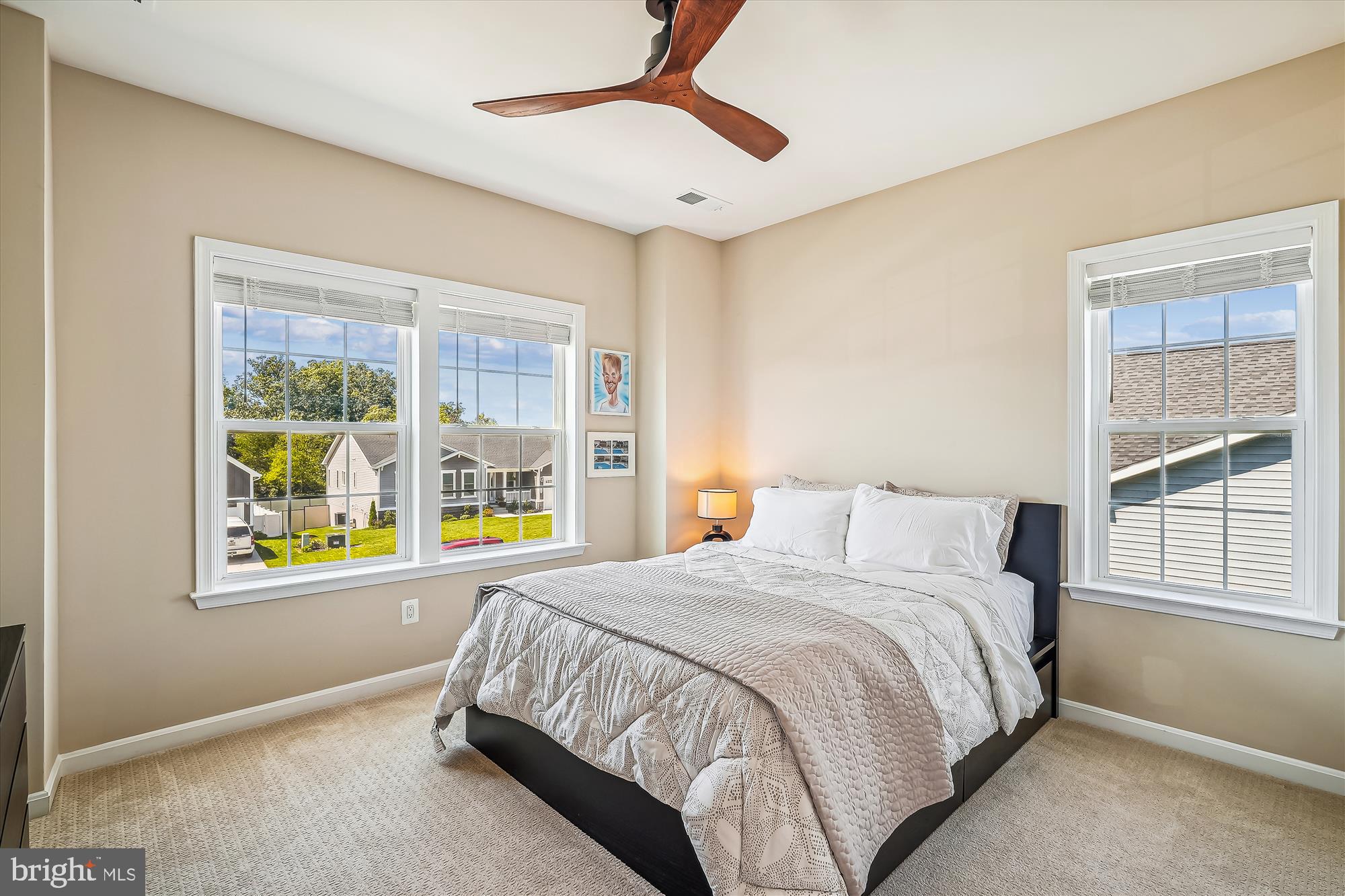 ABRAMS POINTE - Residential