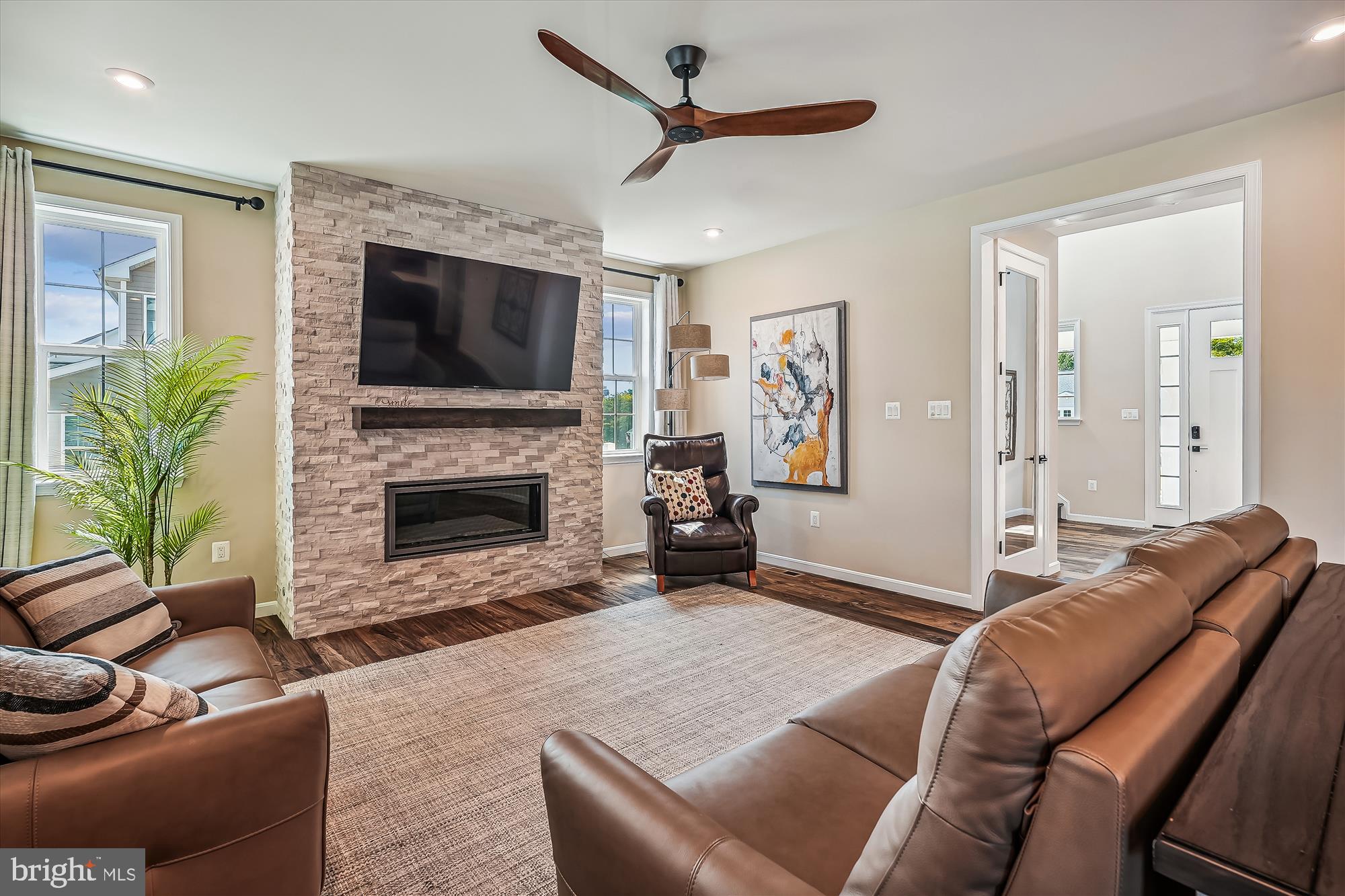 ABRAMS POINTE - Residential