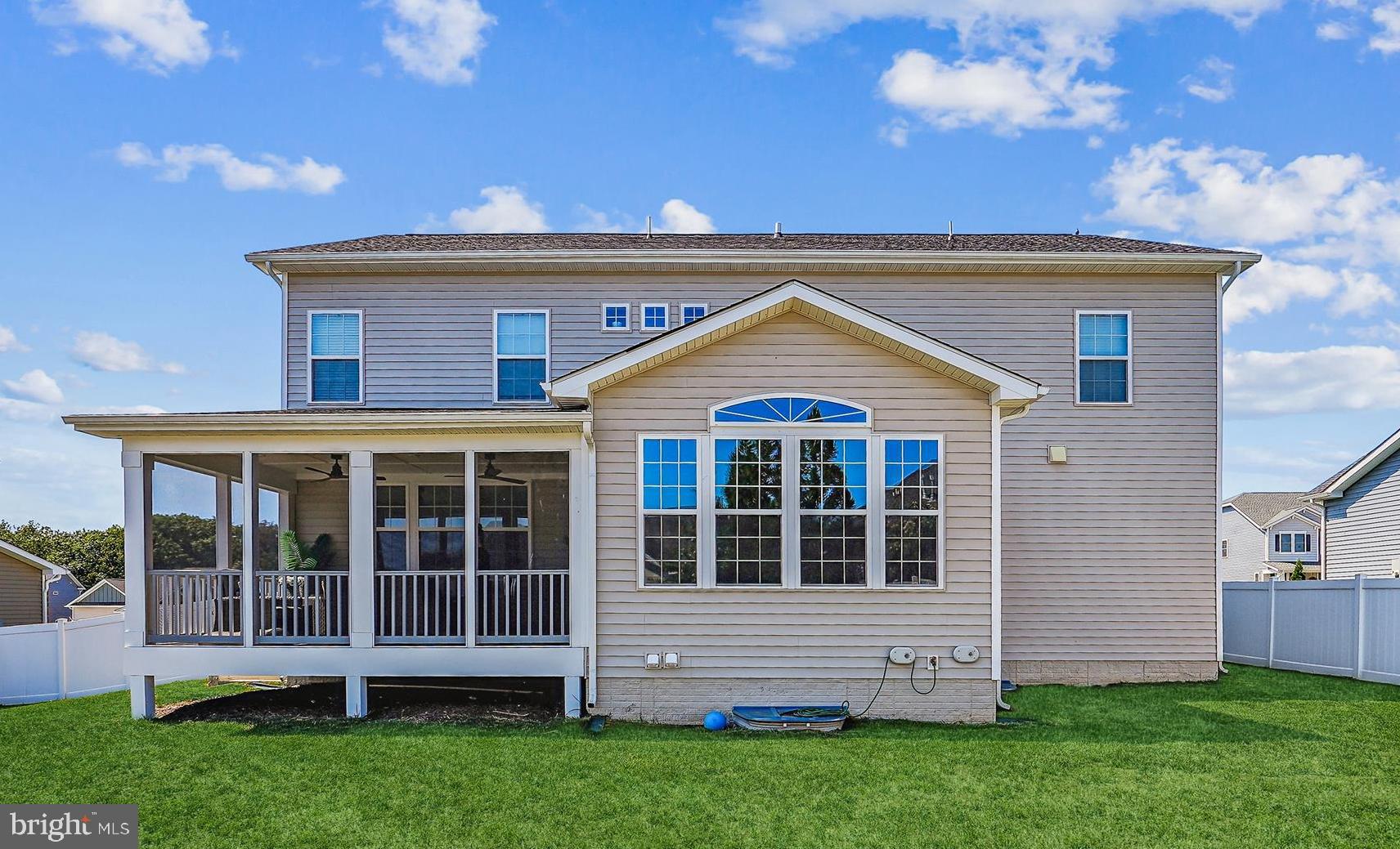 ABRAMS POINTE - Residential