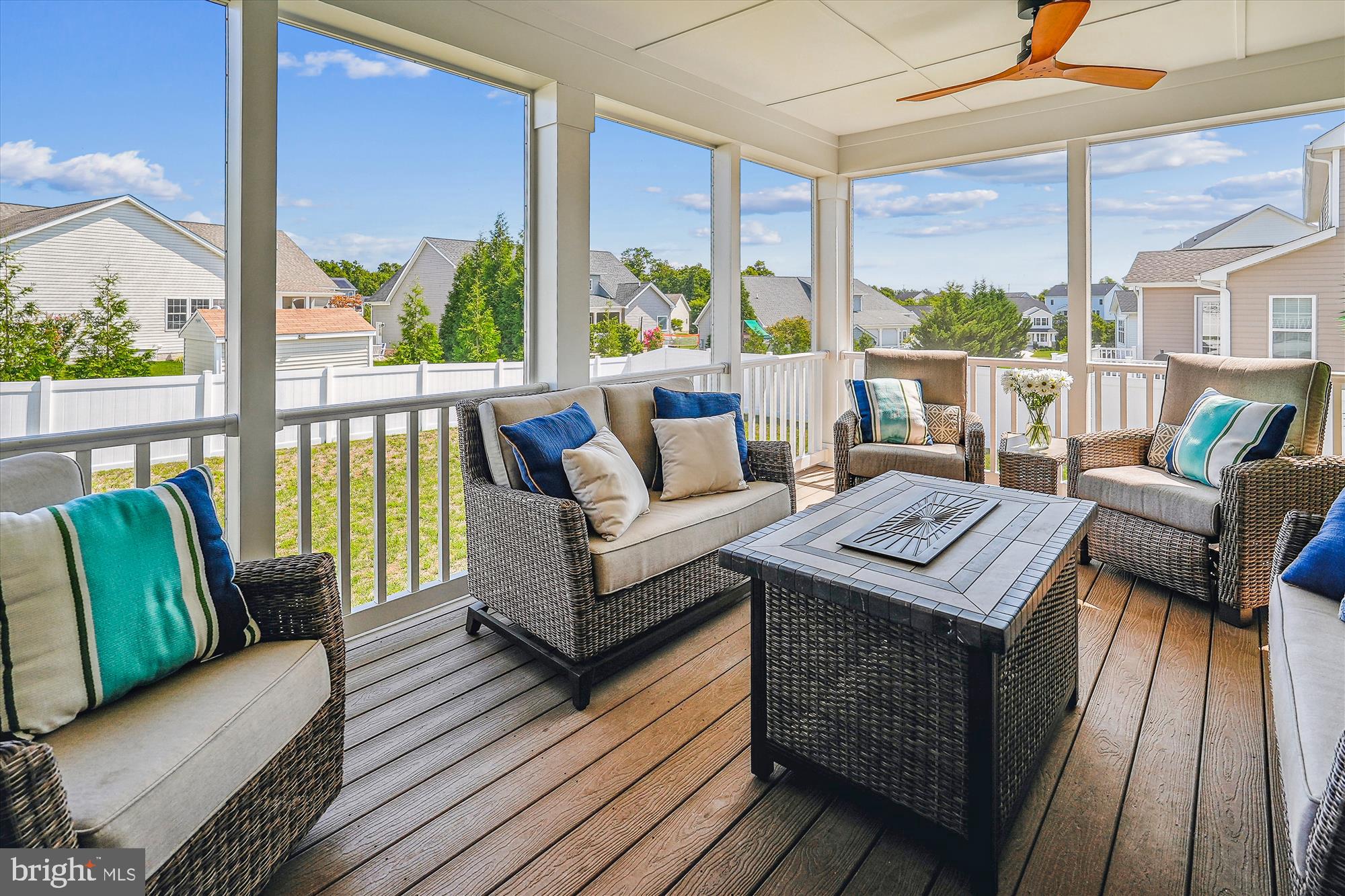 ABRAMS POINTE - Residential