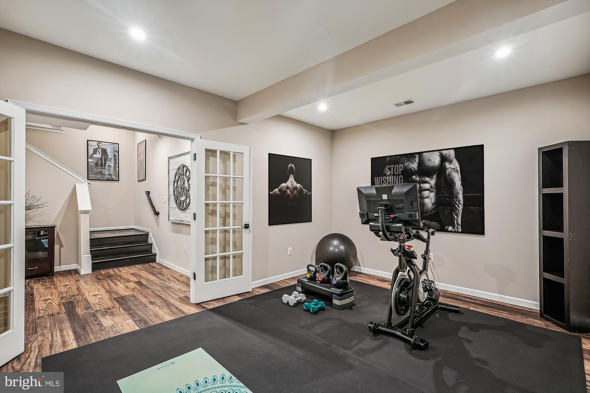 ABRAMS POINTE - Residential