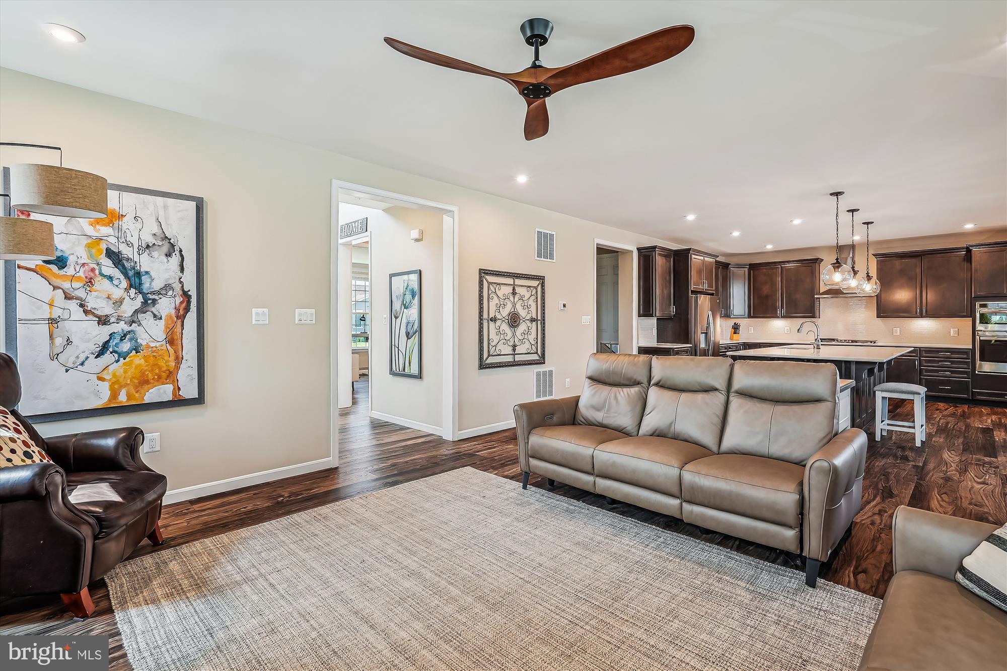 ABRAMS POINTE - Residential