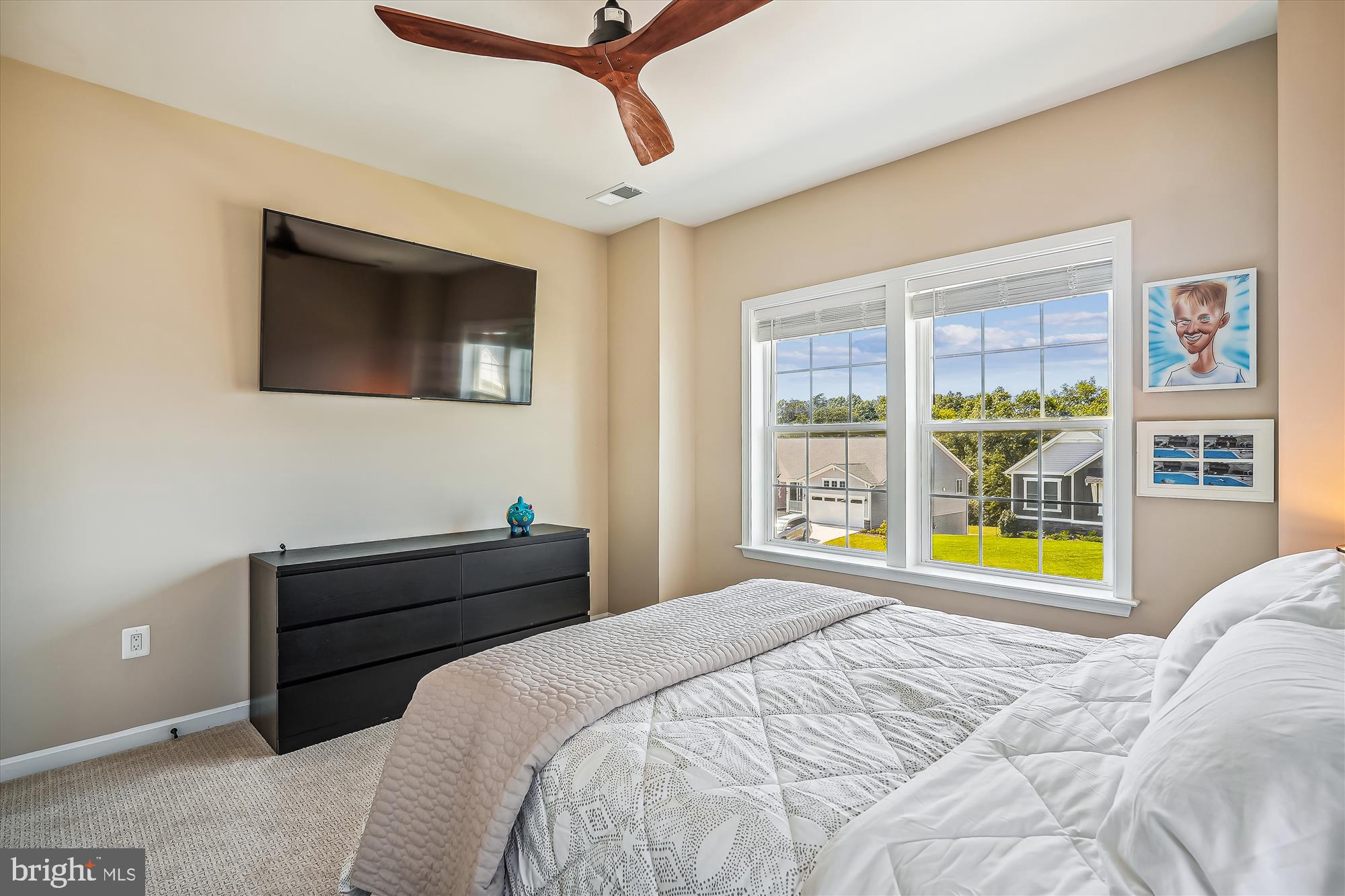 ABRAMS POINTE - Residential