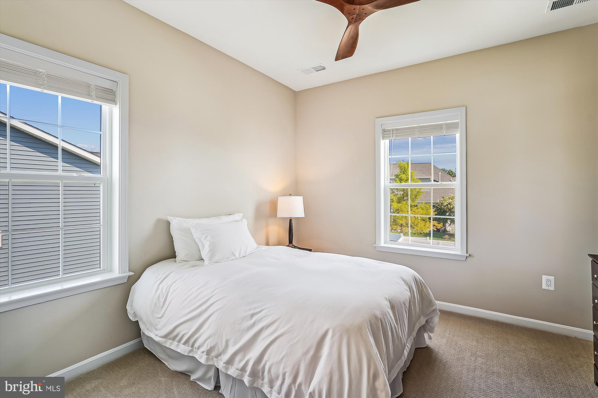 ABRAMS POINTE - Residential