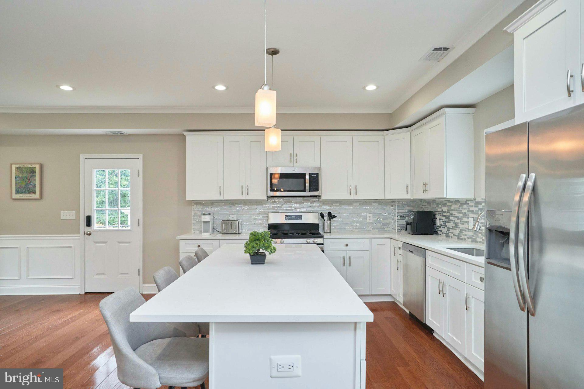 ANNALEE HEIGHTS - Residential