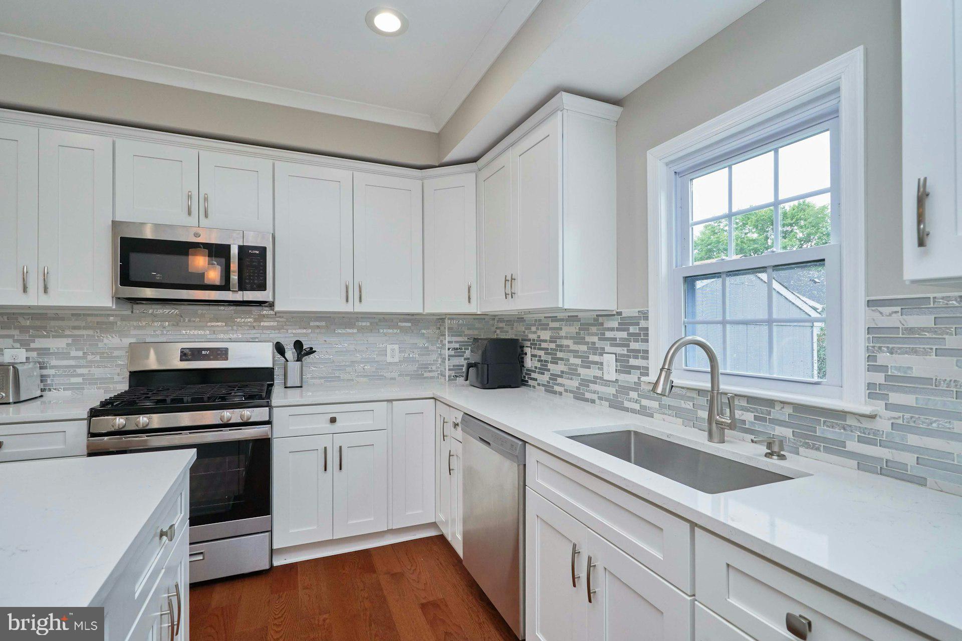 ANNALEE HEIGHTS - Residential