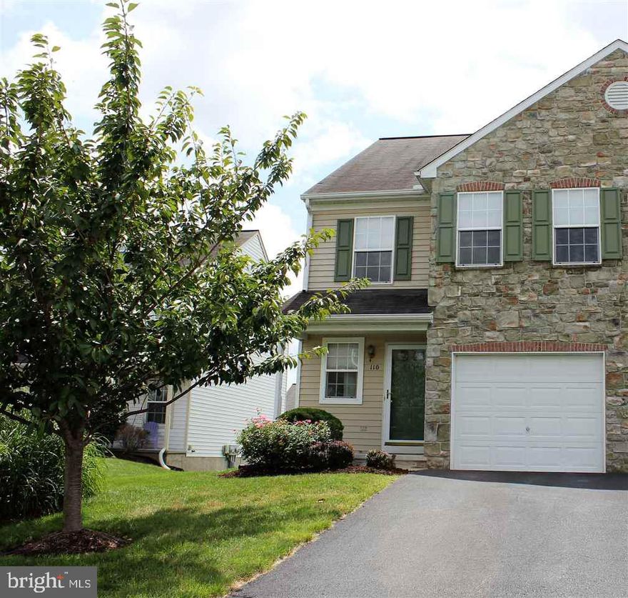 This attractive townhome home has it all from bottom to top! Finished daylight basement with sliding glass door and an additional window, new 13 seer AC unit in 2011. Also featured is an open floor plan, attractive and forgiving laminate floor on the main level, a deck off the dinette area, fully equipped kitchen to include a refrigerator, Kitchen Island with counter-top overhang for stools and a washer and dryer.