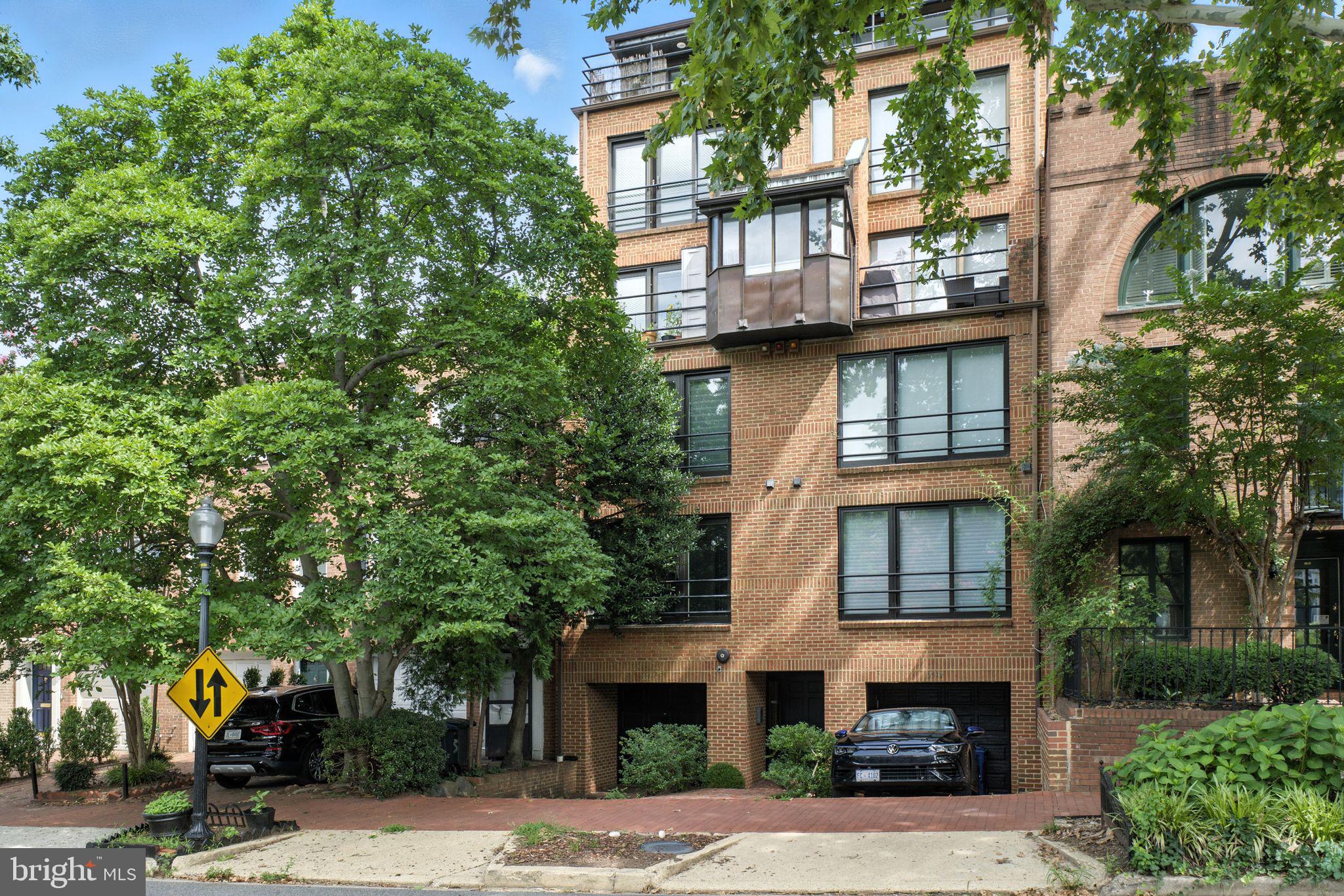 FOGGY BOTTOM - Residential