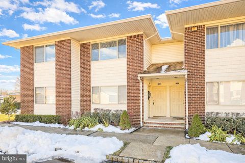 Photo of 1302 Bradley Ct, PRINCETON, NJ 08540 (MLS # NJMX2010986)