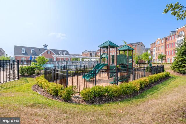 LOUDOUN VALLEY ESTATES - Residential Lease