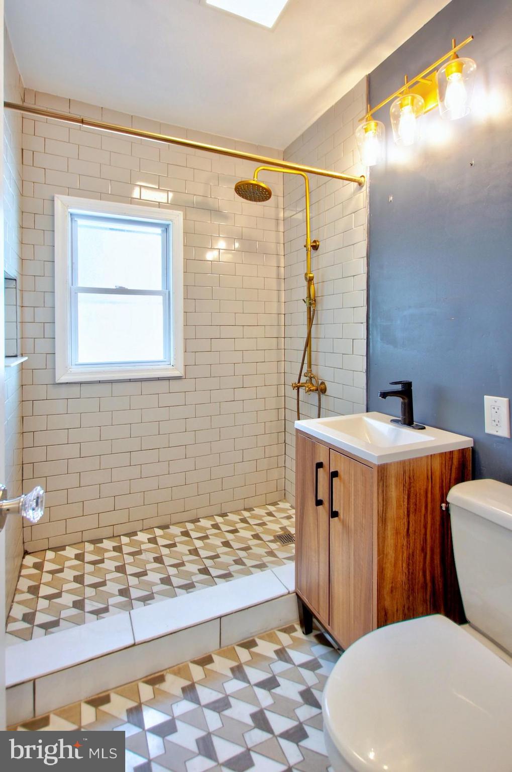 VEIRS MILL VILLAGE - Residential