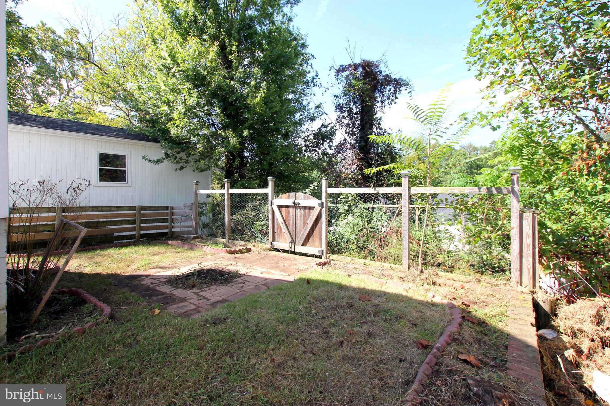 VEIRS MILL VILLAGE - Residential