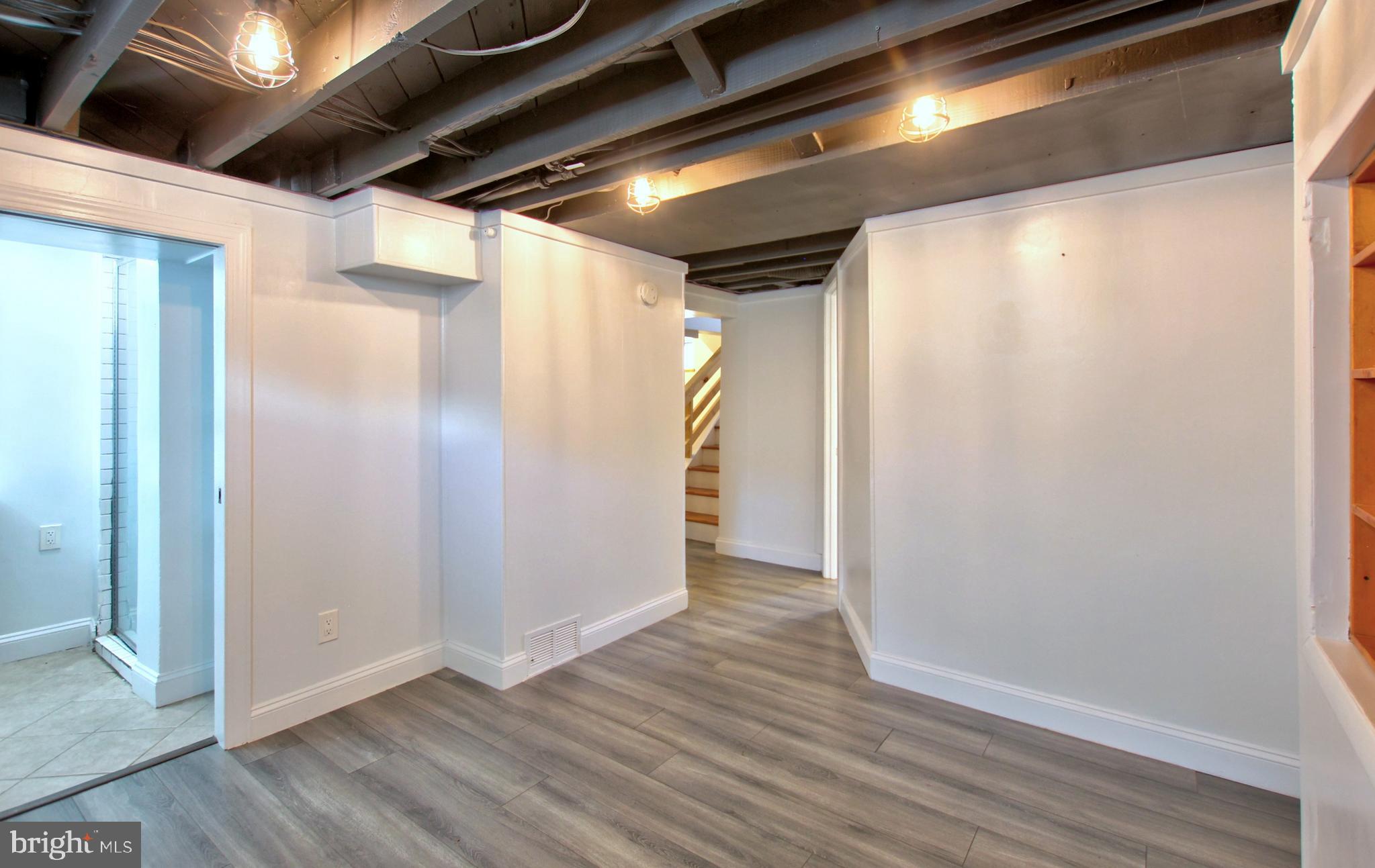 VEIRS MILL VILLAGE - Residential