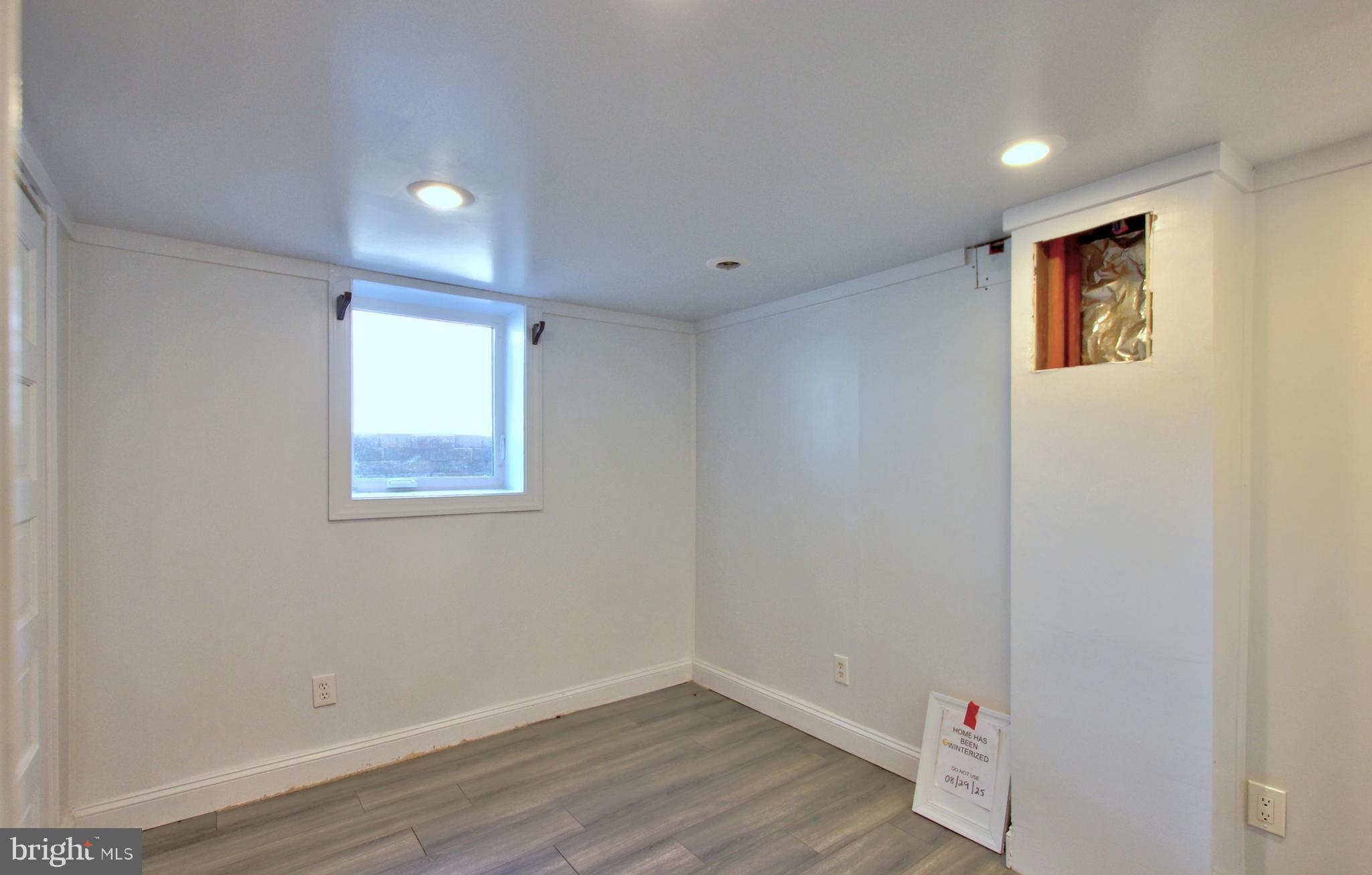 VEIRS MILL VILLAGE - Residential